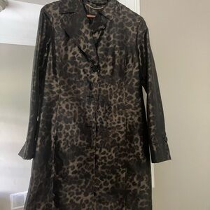 Like new Ellen Tracy trench coat. Leopard print.